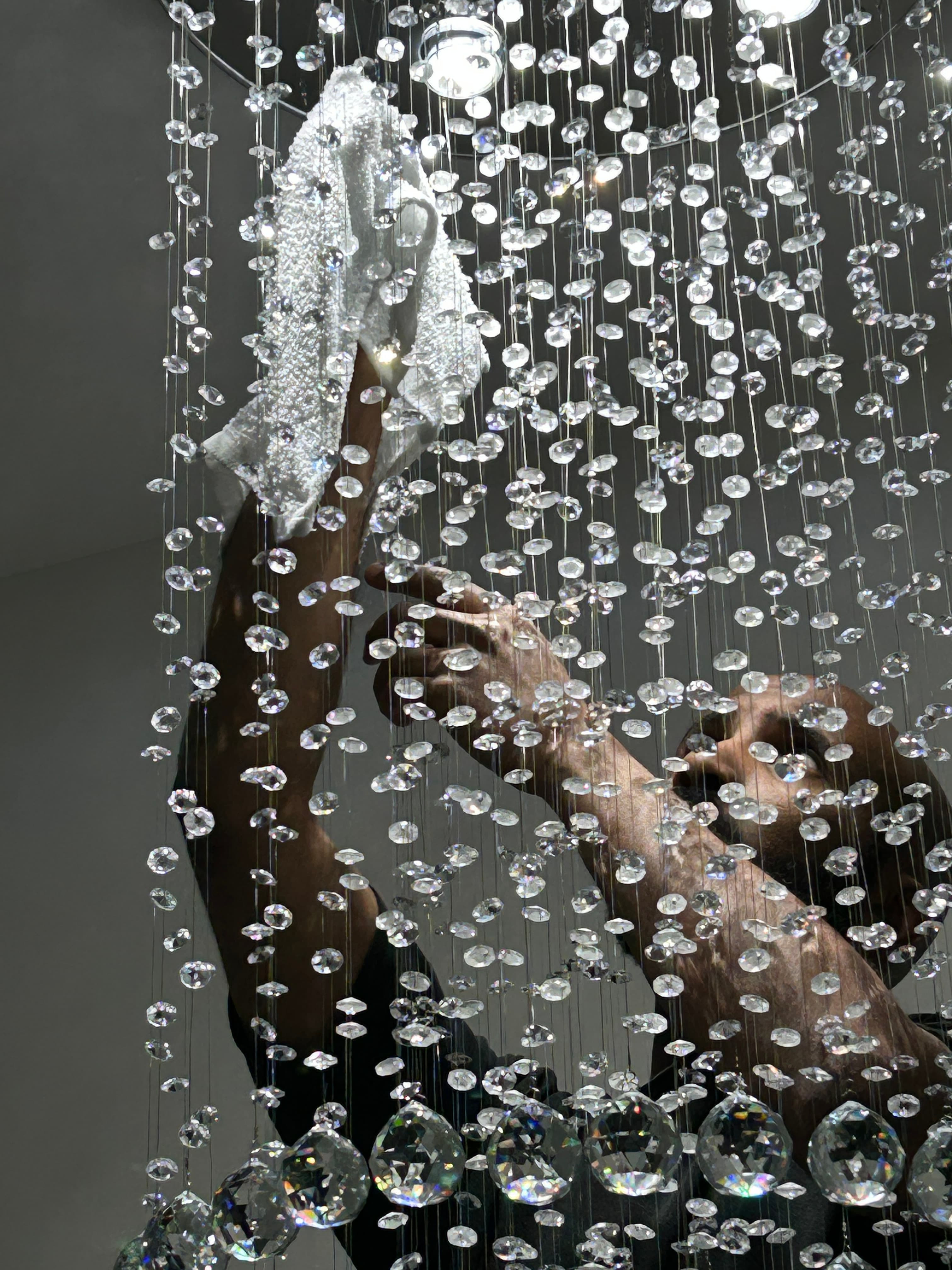 Hand-cleaning crystal drops